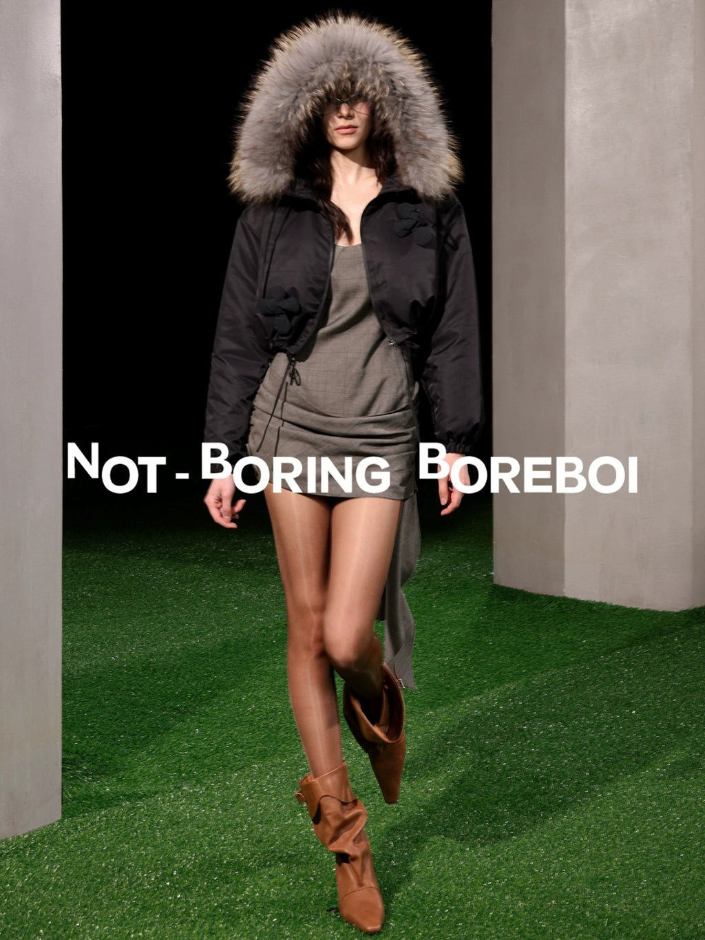 Cropped hooded down jacket