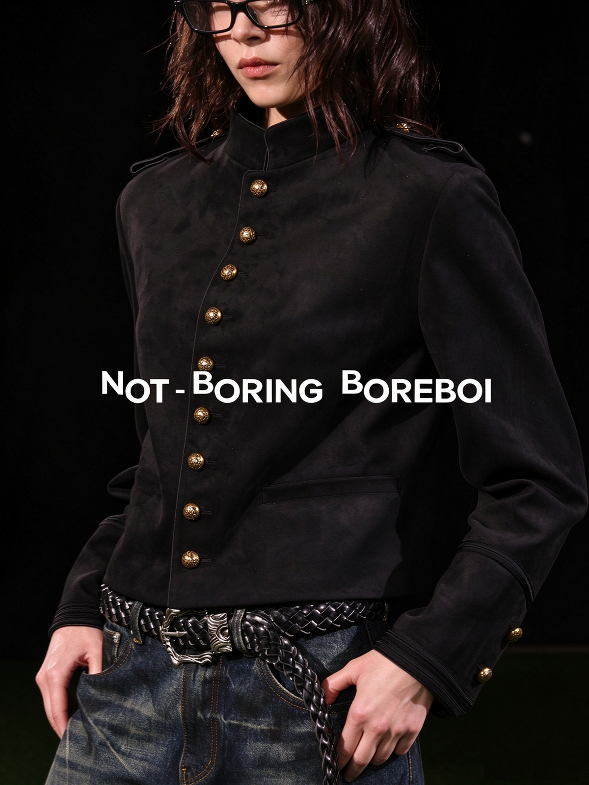 Short jacket with metal buttons for autumn/winter